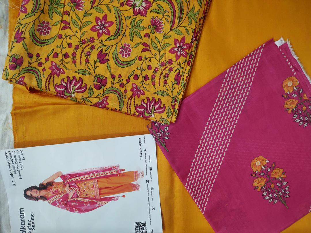 3 Pcs Women's Unstitched Printed Suit