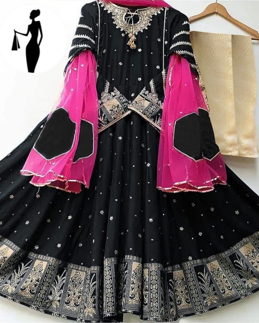 3 Pcs Women's Stitched Embroidered Maxi Suit