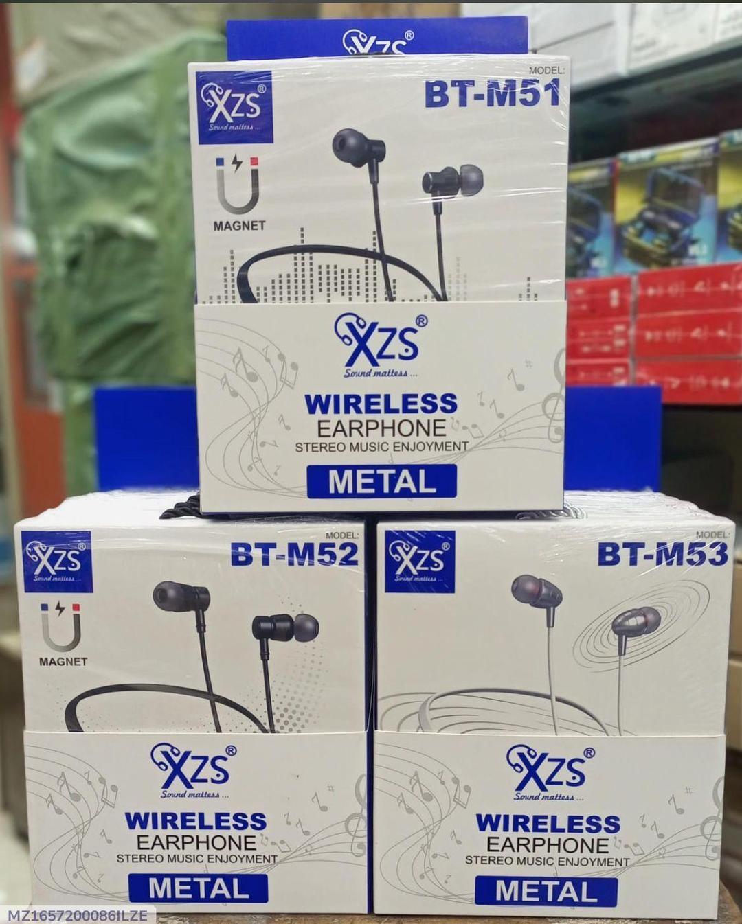 Black Wireless Neckband with Long-Lasting Battery and Fast Charge