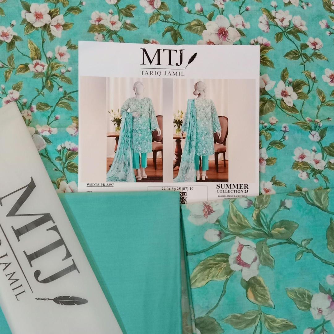 3 Pcs Women's Unstitched Printed Suit