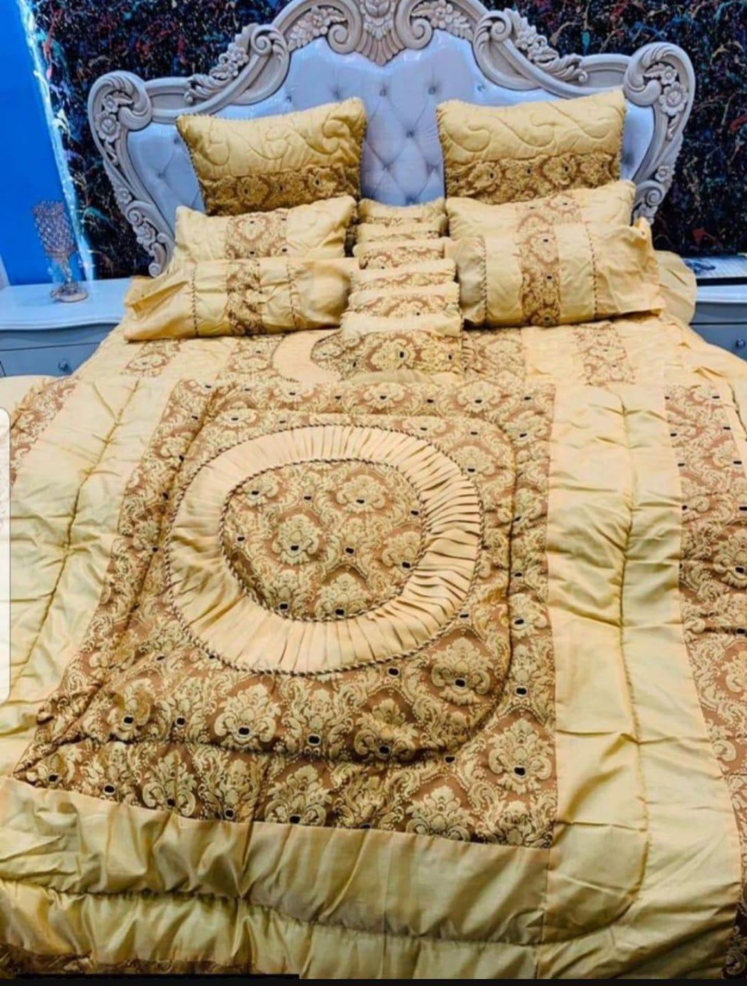 Golden Silk Jacquard 14-Piece King Size Bed Set