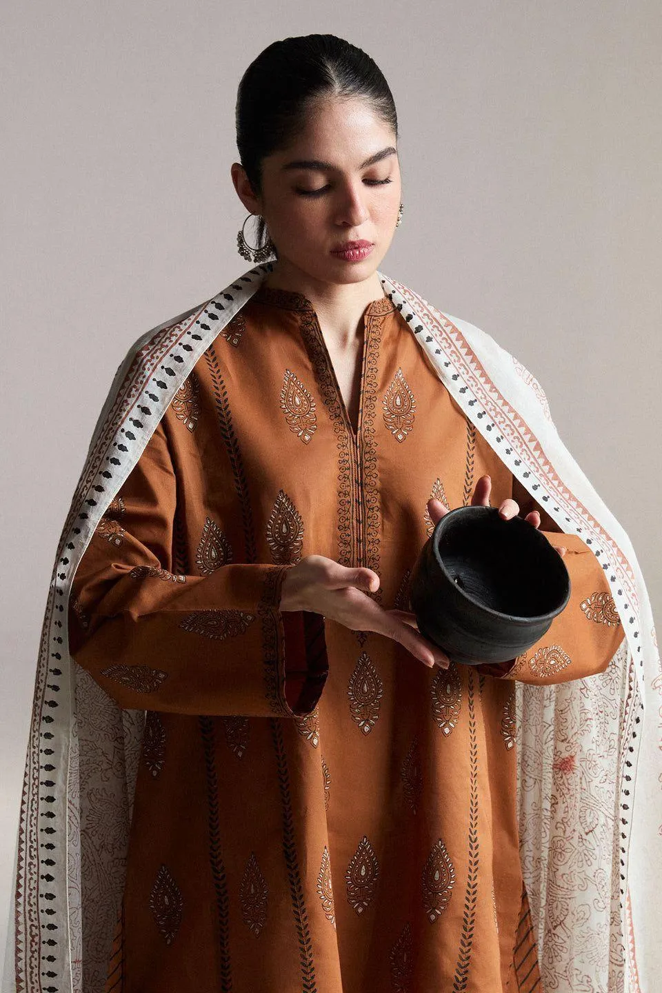 3 Pcs Women's Unstitched Embroidered Suit