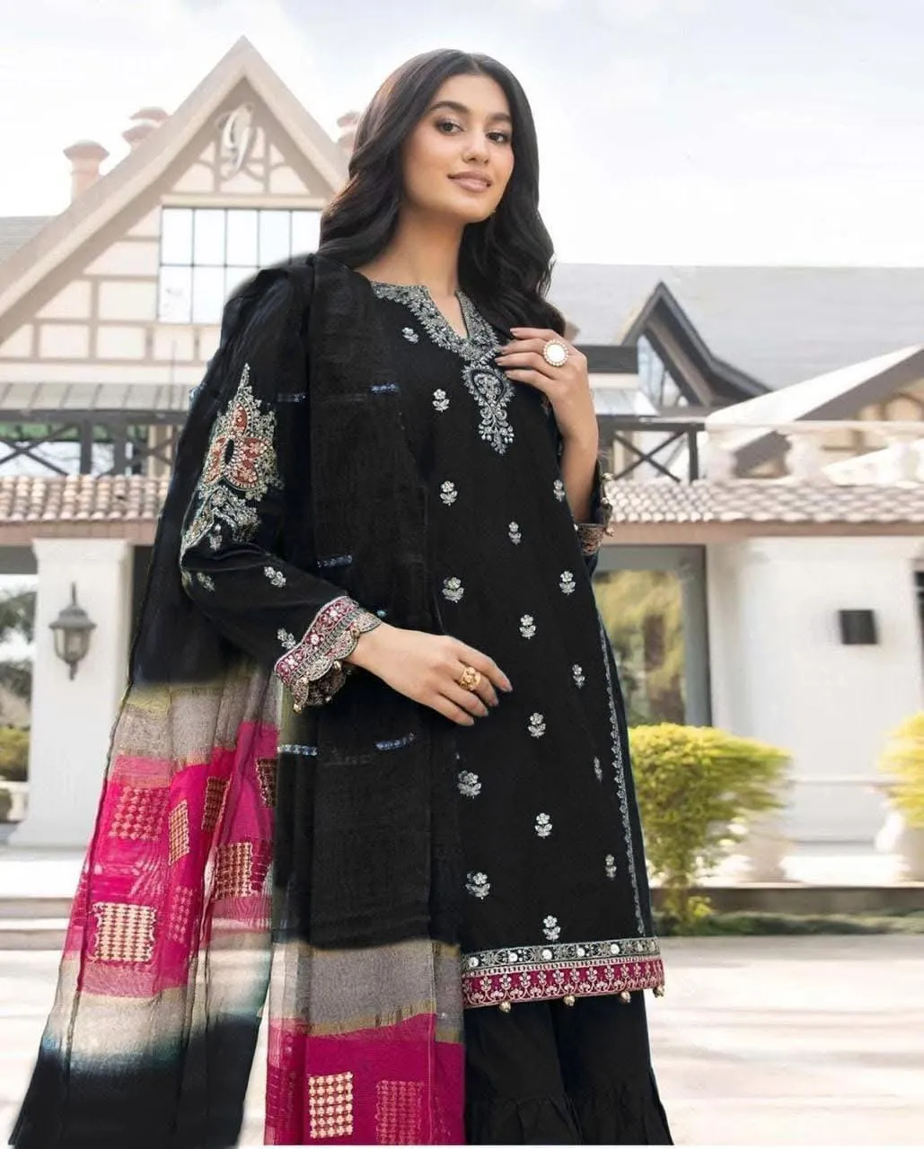 3 Pcs Women's Unstitched Embroidered Suit