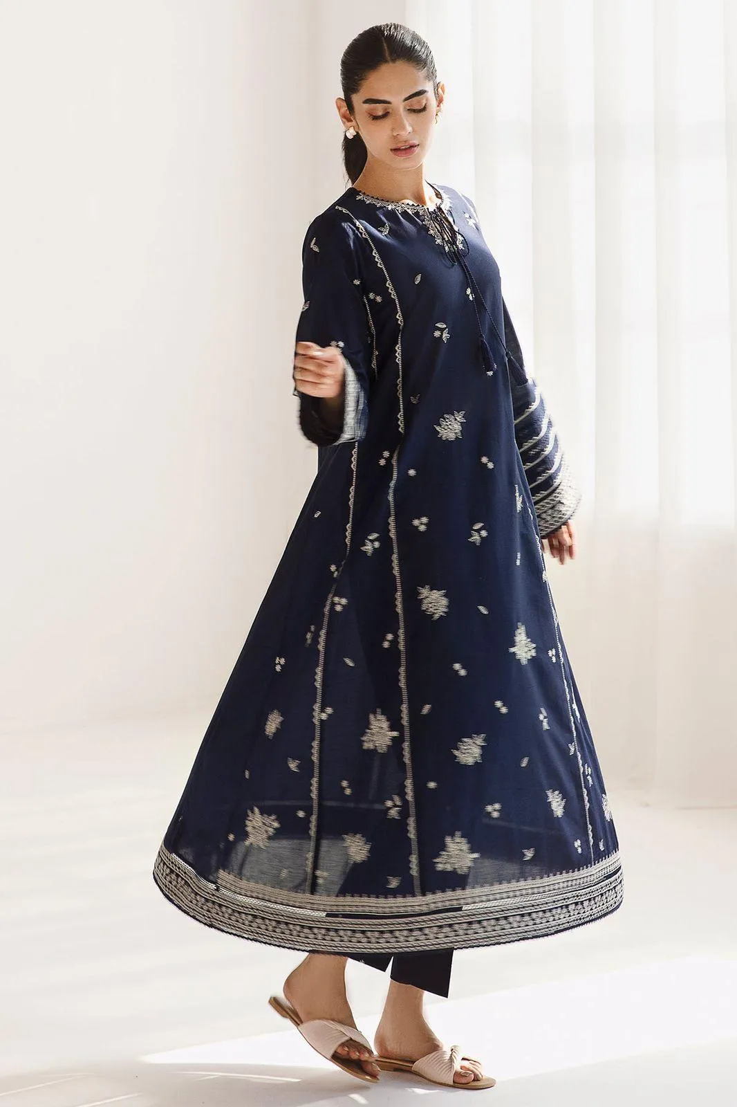 2 Pcs Women's Unstitched Embroidered Suit