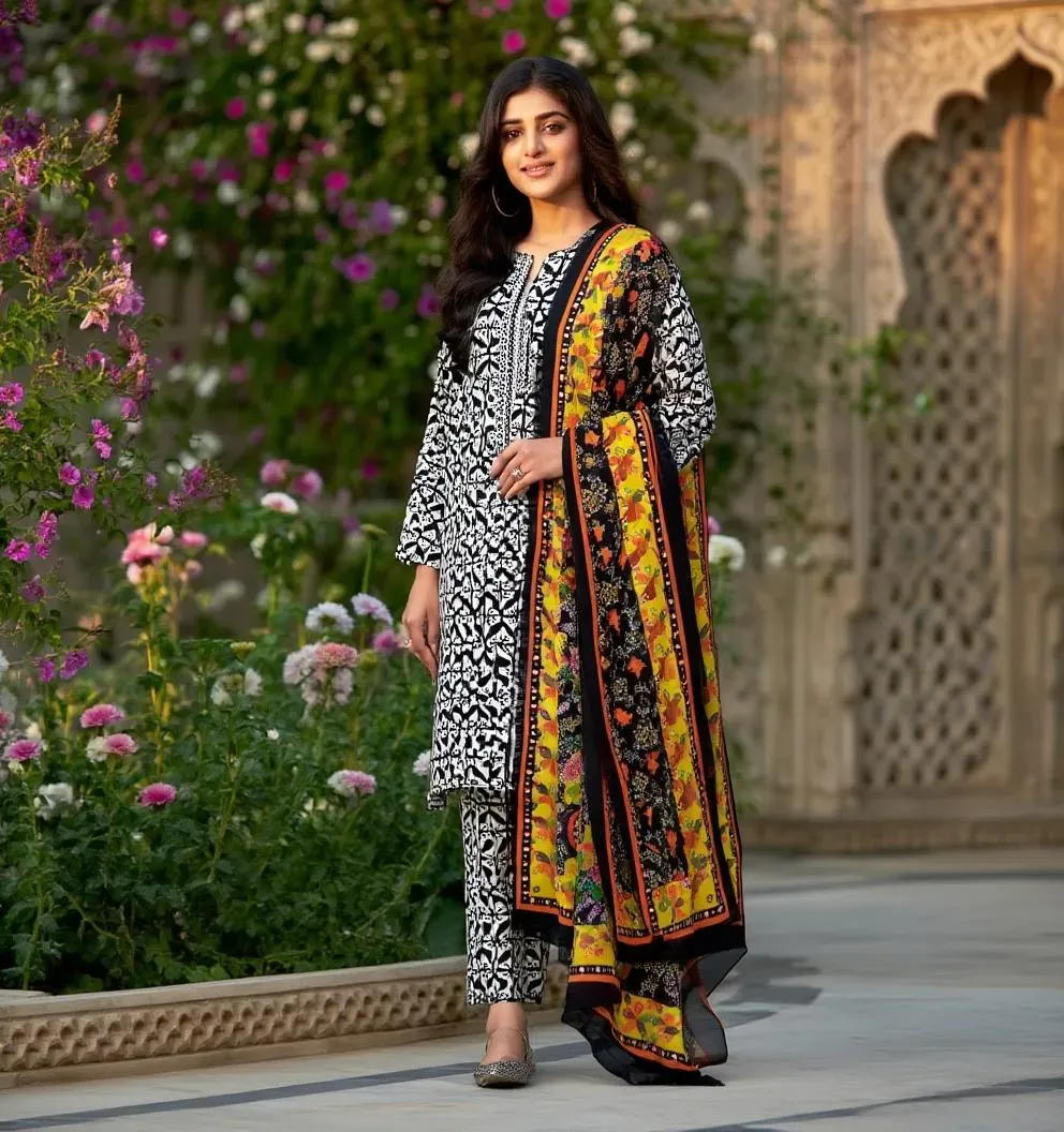 3 Pcs Women's Unstitched Printed Khaddar Suit