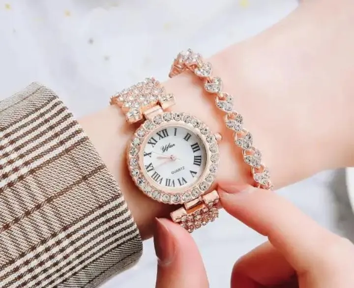 Beautiful Zircon Watch With Bracelet 