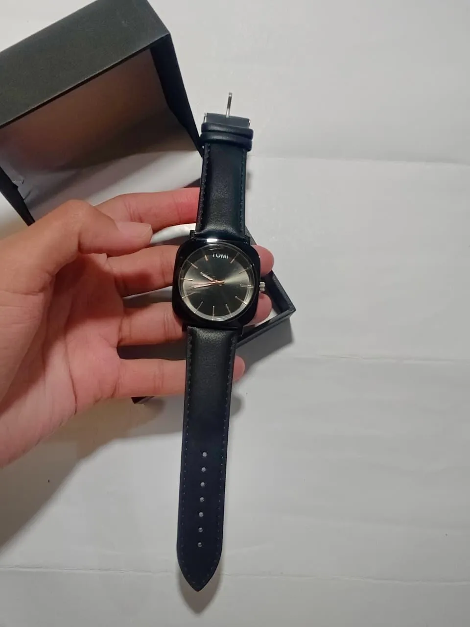 TOMI Unisex Modern Stylish Look Watch