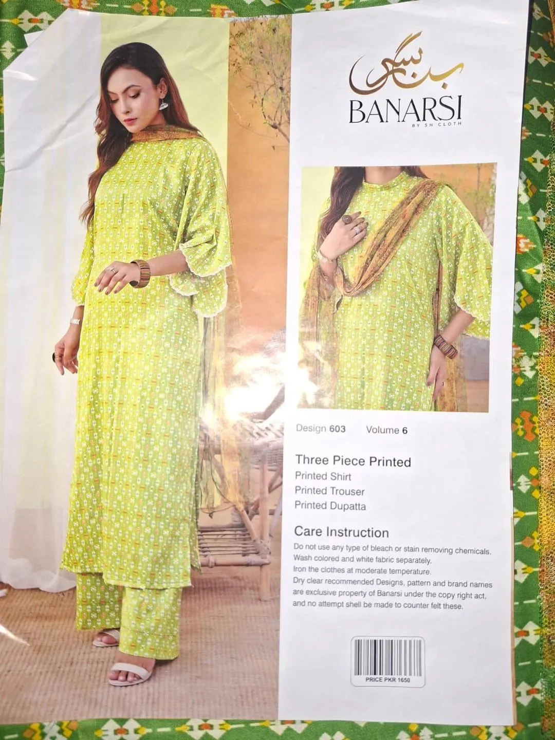 3 Pcs Women's Unstitched Printed Suit