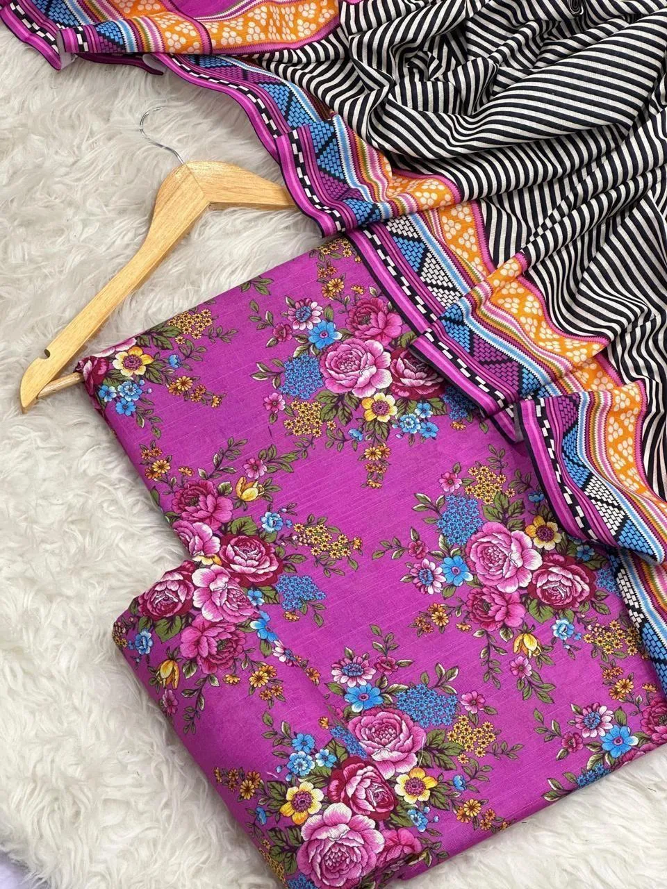 3 Pcs Women's Unstitched Digital Print Suit