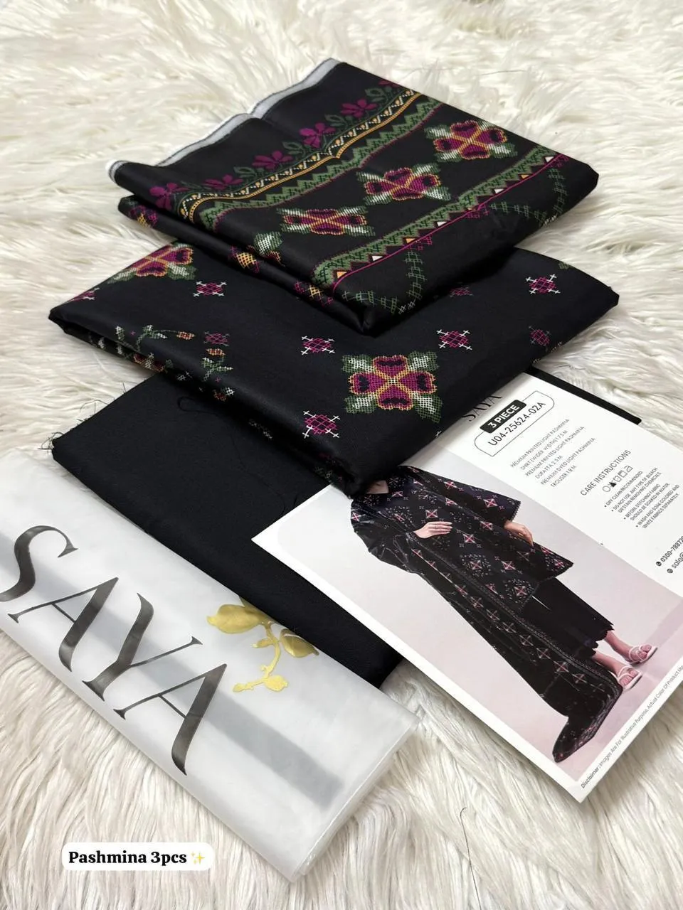 3 Pcs Women's Unstitched Printed Suit