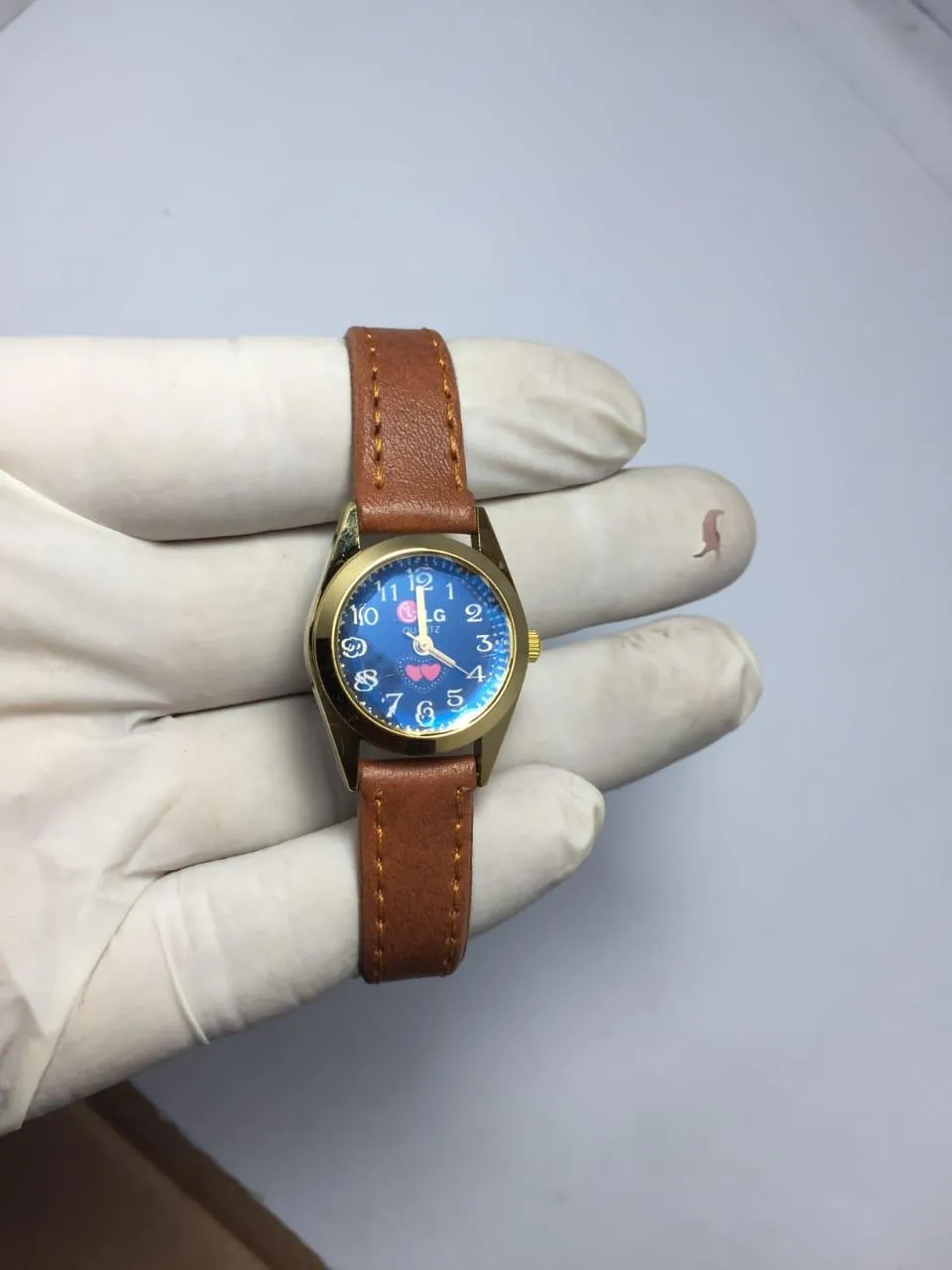 Men's Skin Friendly Strap Watch