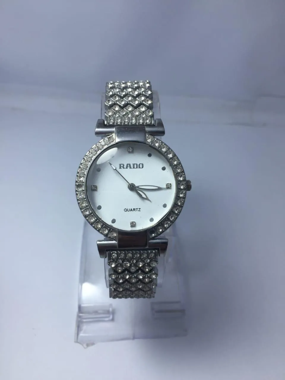 Stylish Women's Watch with Chain Strap – 1 Pc Elegant Design for Casual and Office Wear