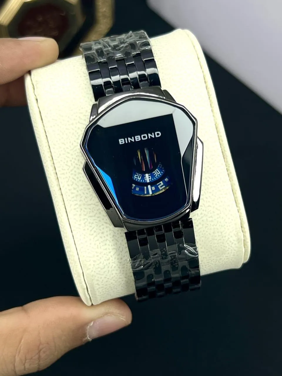 Chic Women's Watch with Elegant Chain Strap - 1 Pc Timepiece for Casual and Party Wear