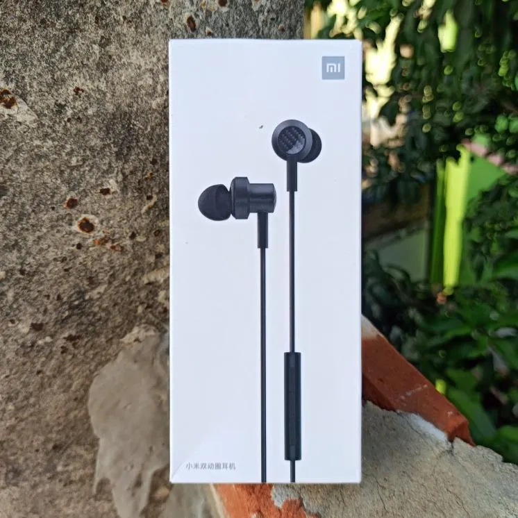 Xiaomi Dual Dynamic Driver In-Ear Earphones - Magnetic, High-Bass, Premium Sound