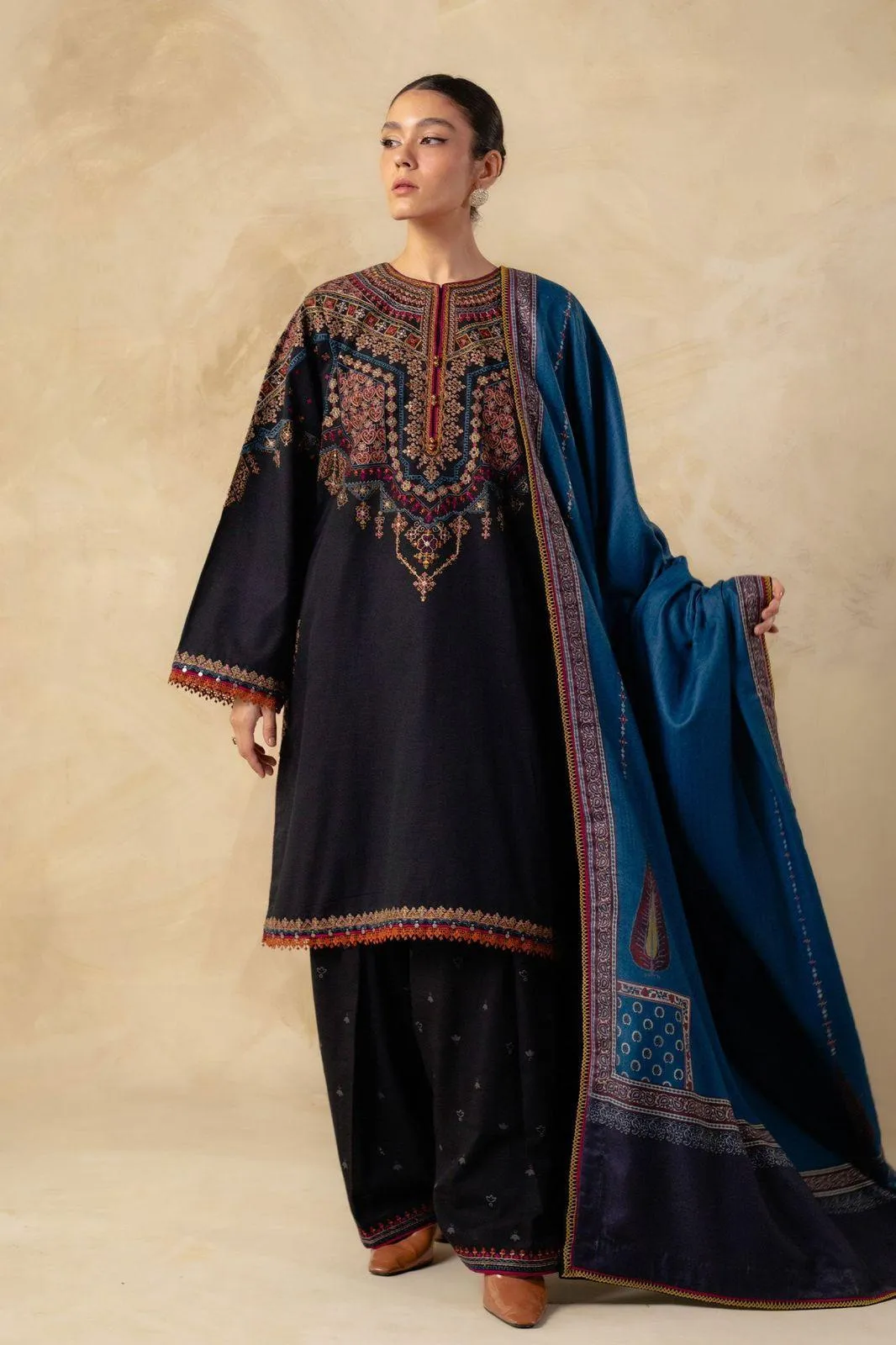 3 Pcs Women's Unstitched Embroidered Suit