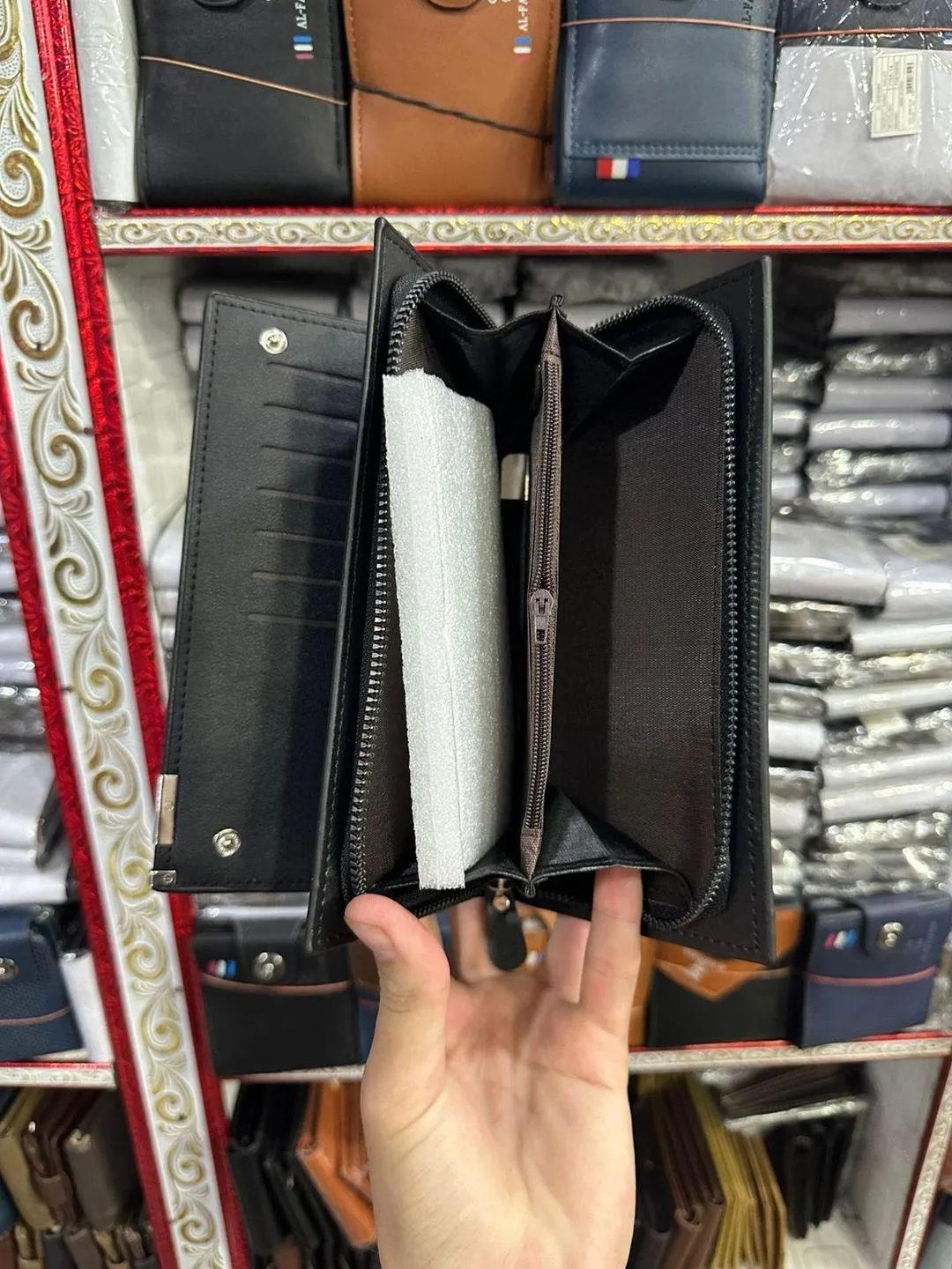 Men's Black Leather Bi-Fold Wallet with Card Slot