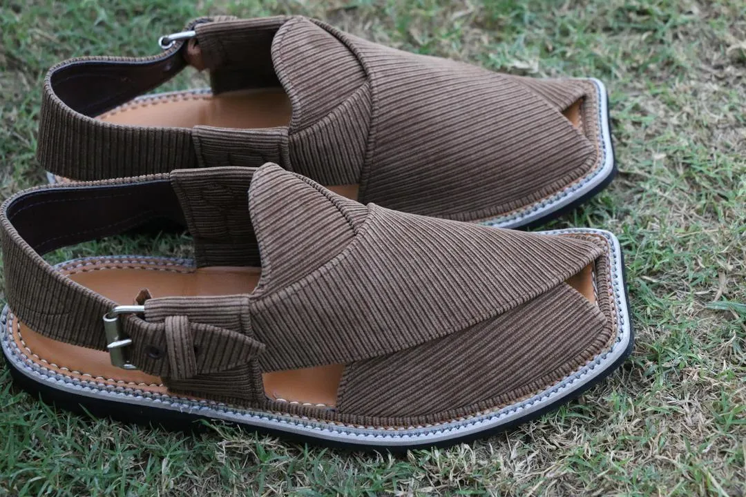 Men's Leather Plain Peshawari Chappal
