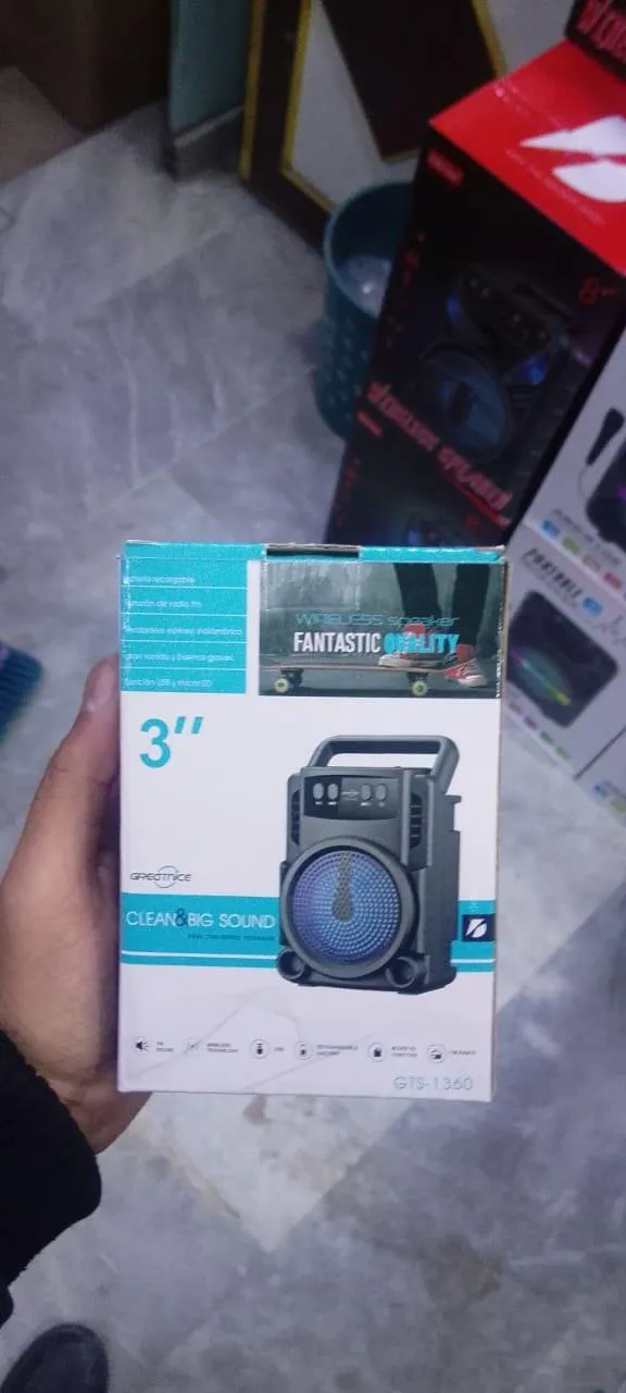 Long-Lasting Battery With Fast Charge Multifunctional Wireless Radio 5