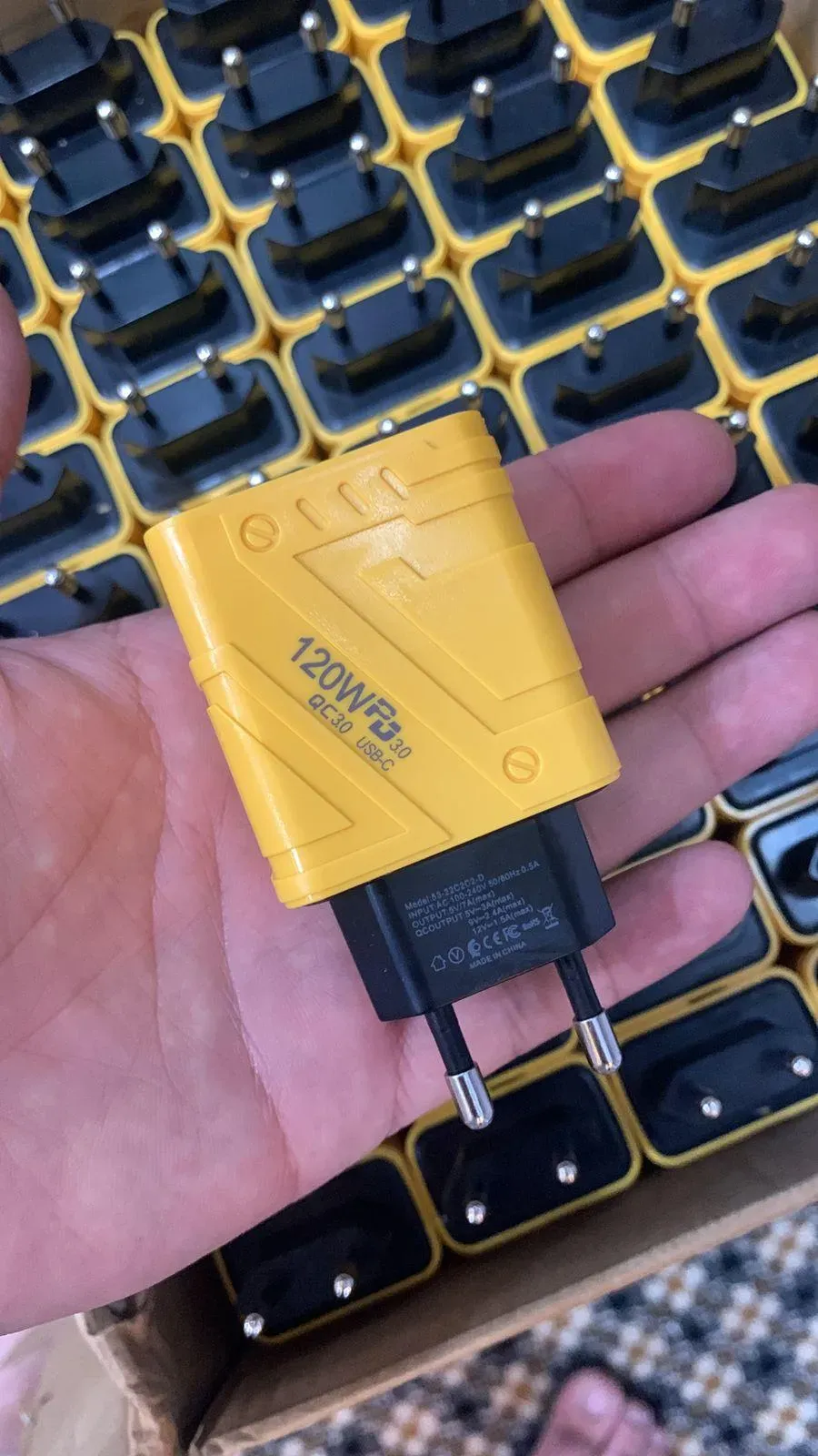 120W Fast Charging Yellow Travel Adapter with 4 USB Ports