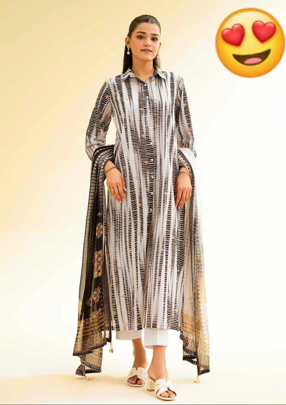 3 Pcs Women's Stitched Lawn Digital Print Suit