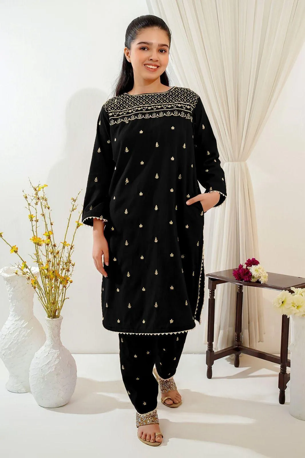 2 Pcs Girl's Linen Embroidered Kurta And Shalwar Suit