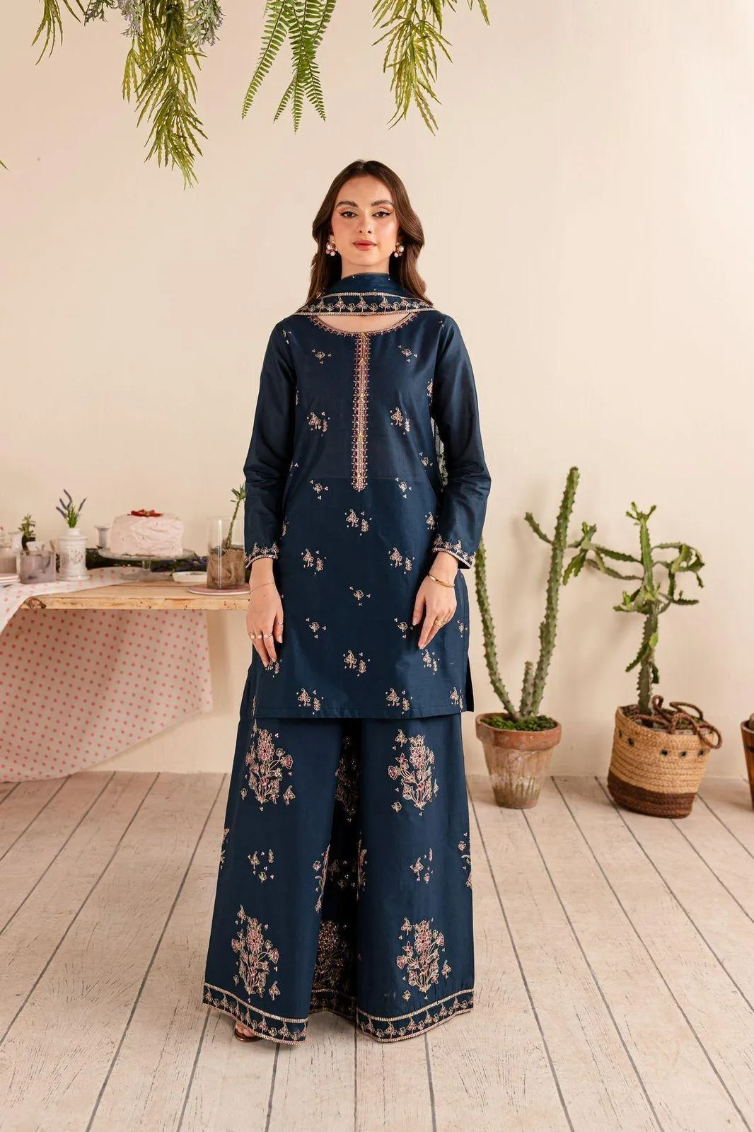 3 Pcs Women's Unstitched Embroidered Suit