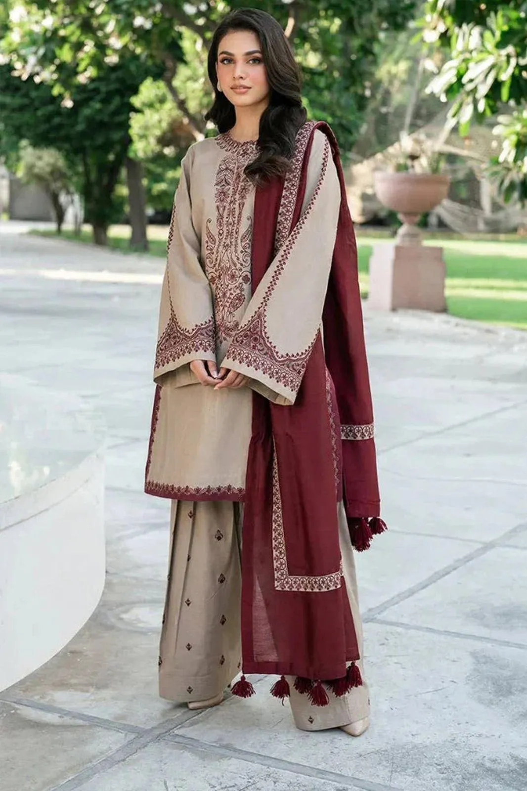 3 Pcs Women's Unstitched Embroidered Suit