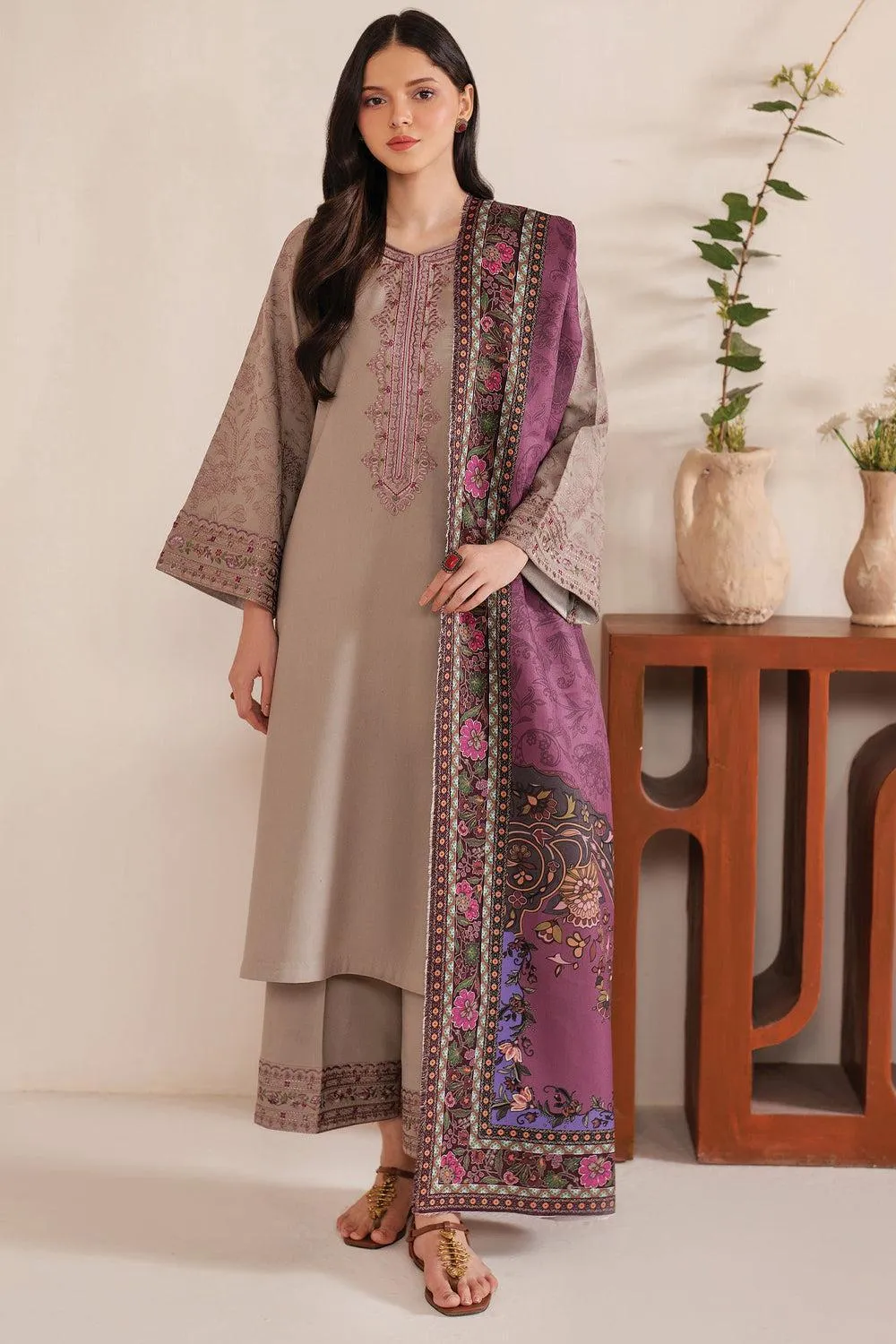 3 Pcs Women's Unstitched Embroidered Suit