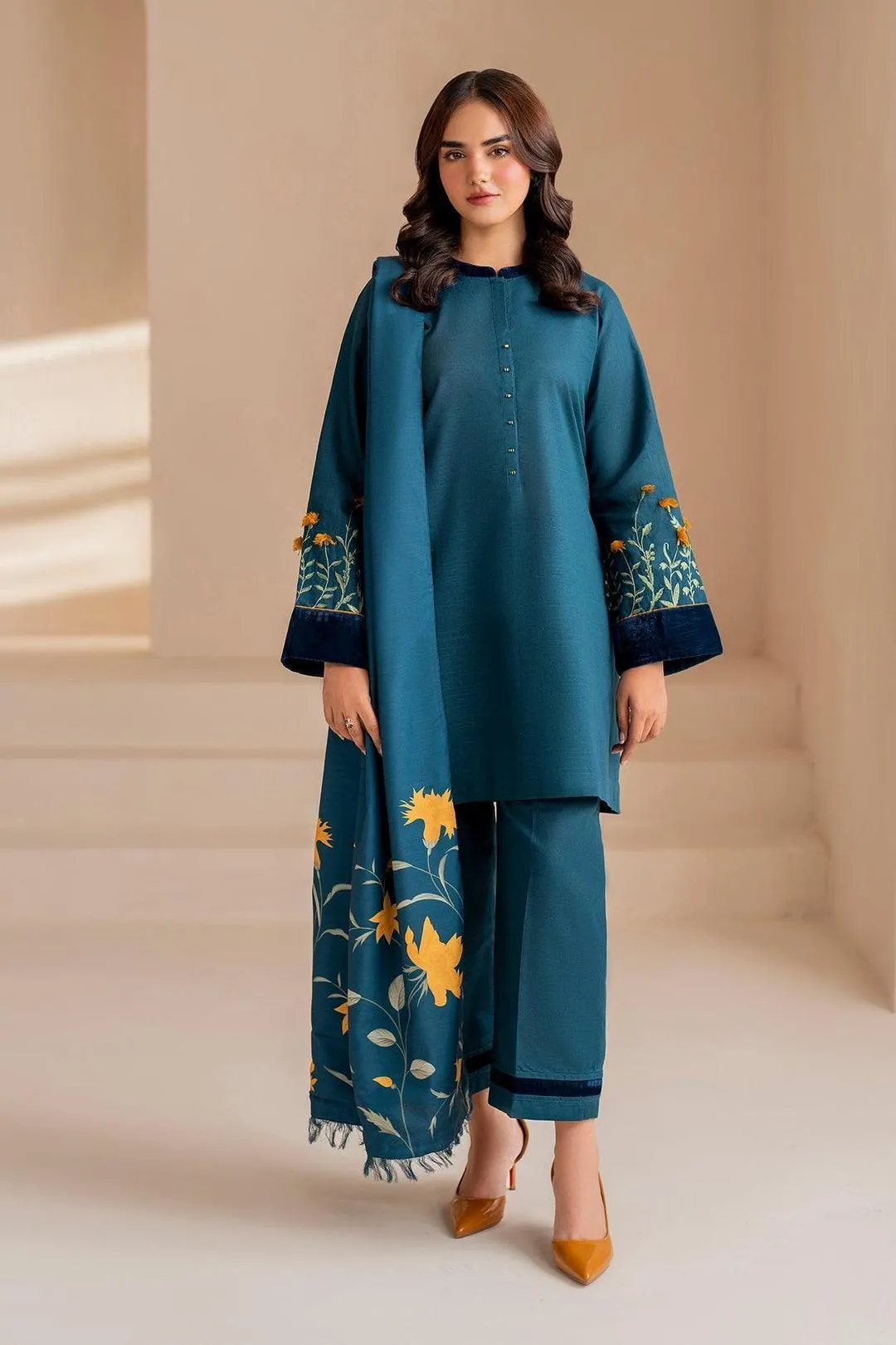 3 Pcs Women's Unstitched Embroidered Suit