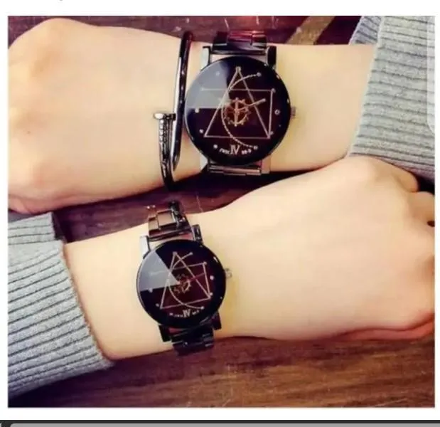 Stylish Couple Watch Set - 2 Pcs Unisex Analogue Timepieces for Men & Women