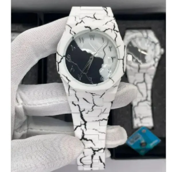 Aura Watch for Men's Comfortable Daily Wear Watch