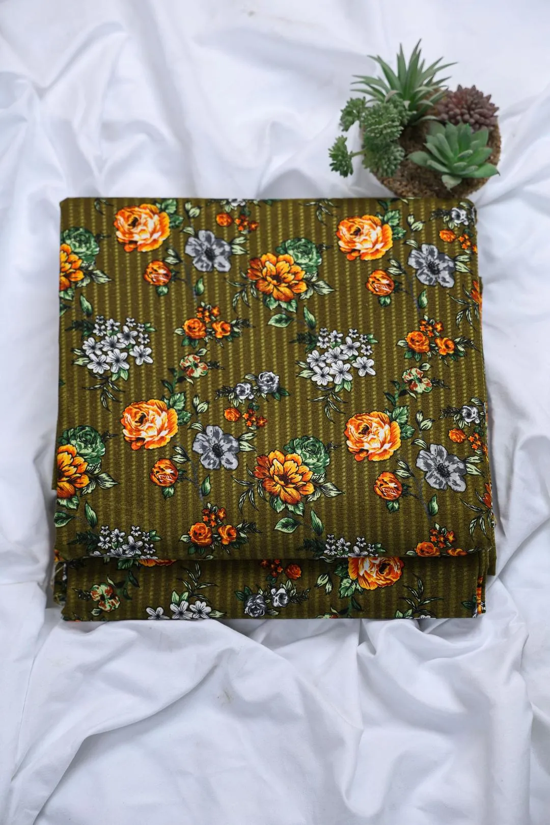 2 Pcs Women's Unstitched Printed Suit