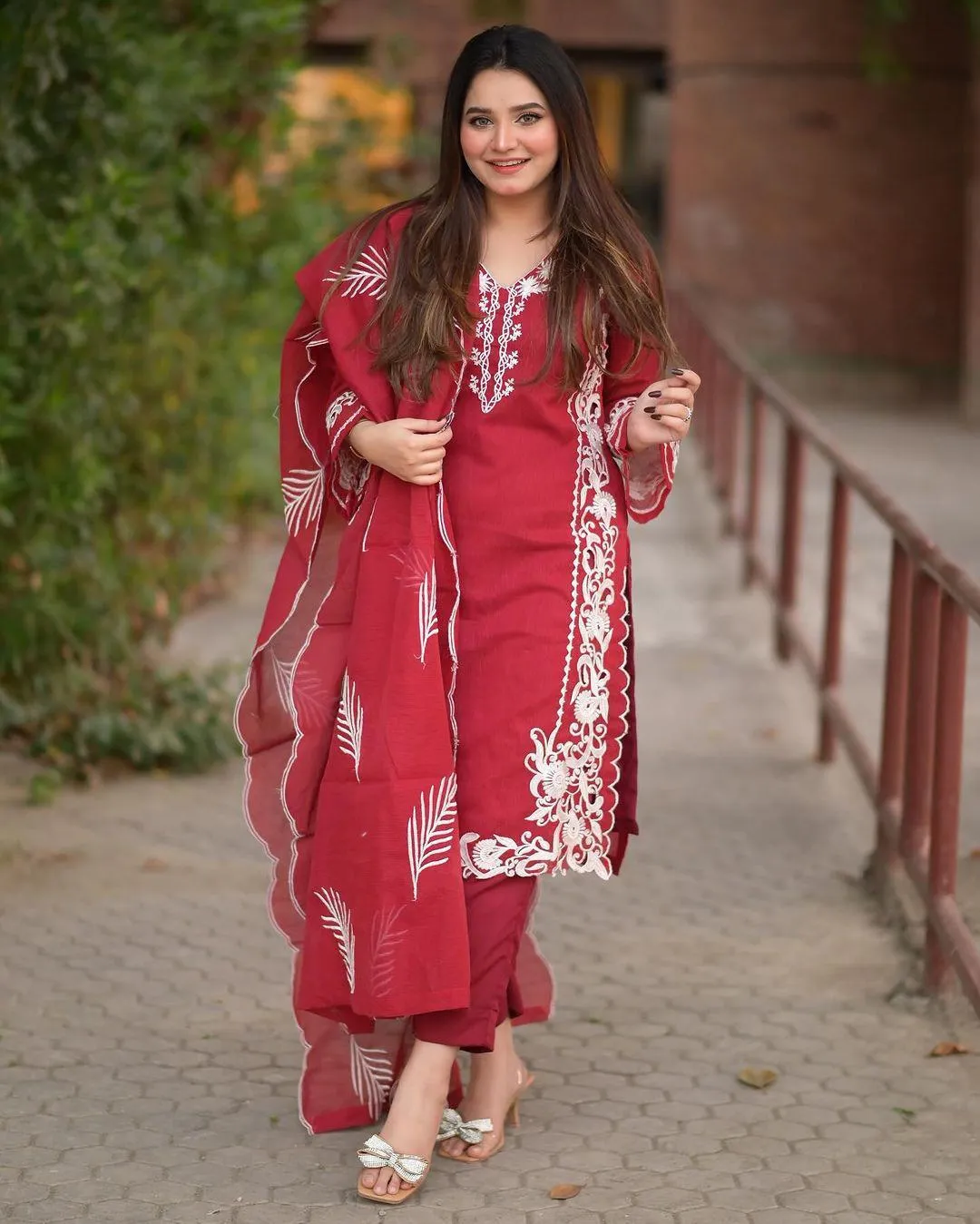 3 Pcs Women’s Stitched Silk Embroidered Suit