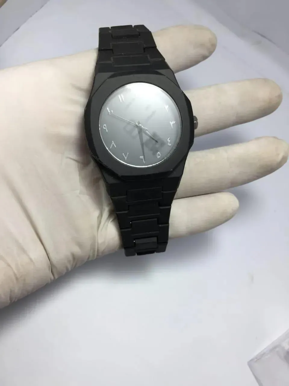 Black Men's Stylish Quartz Watch with Chain Strap
