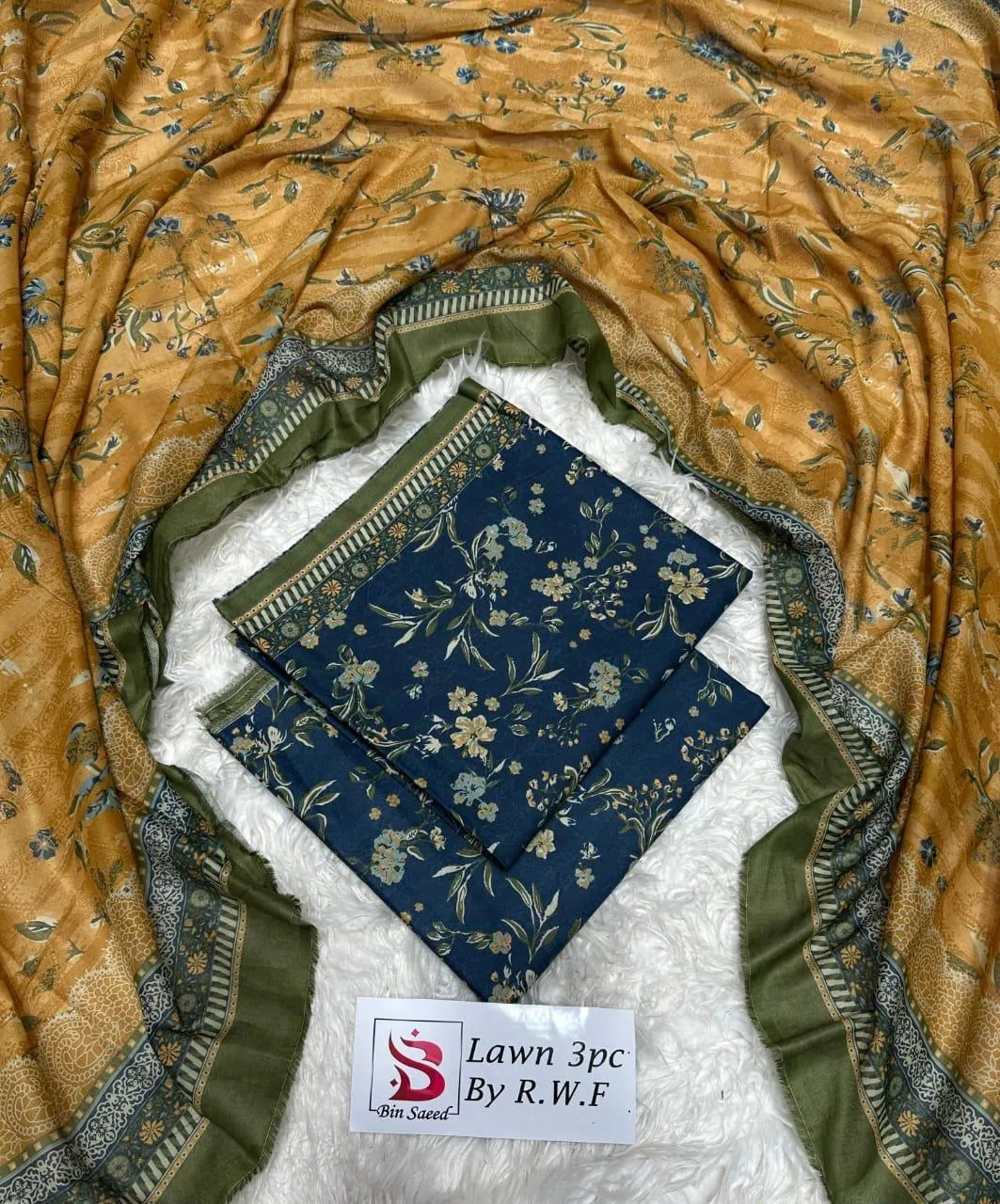 3 Pcs Women's Unstitched Printed Suit