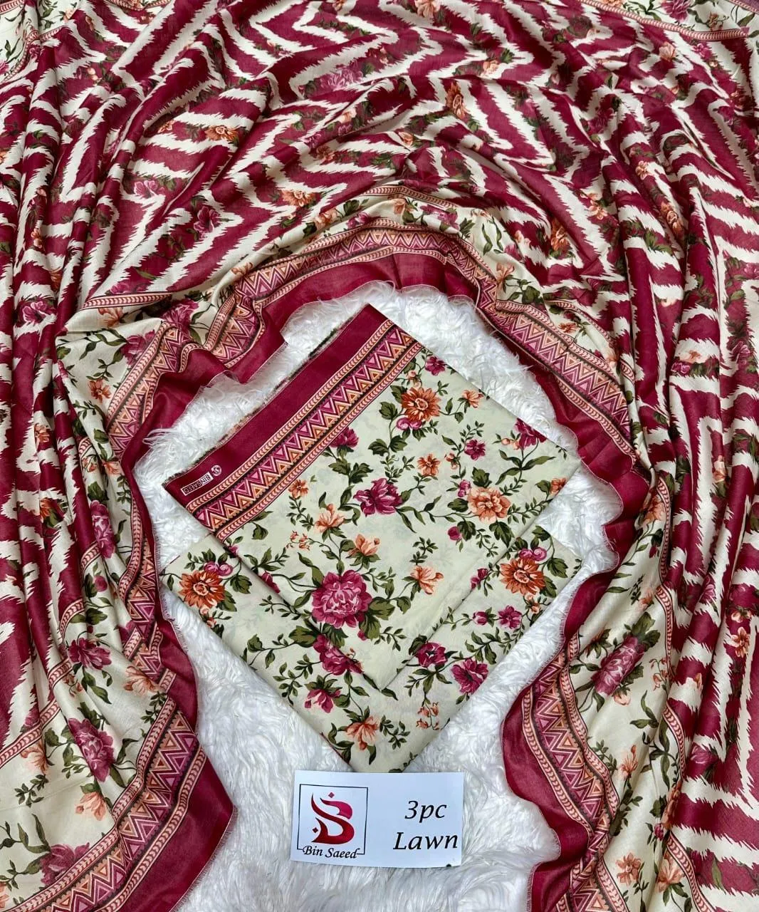 3 Pcs Women's Unstitched Printed Suit