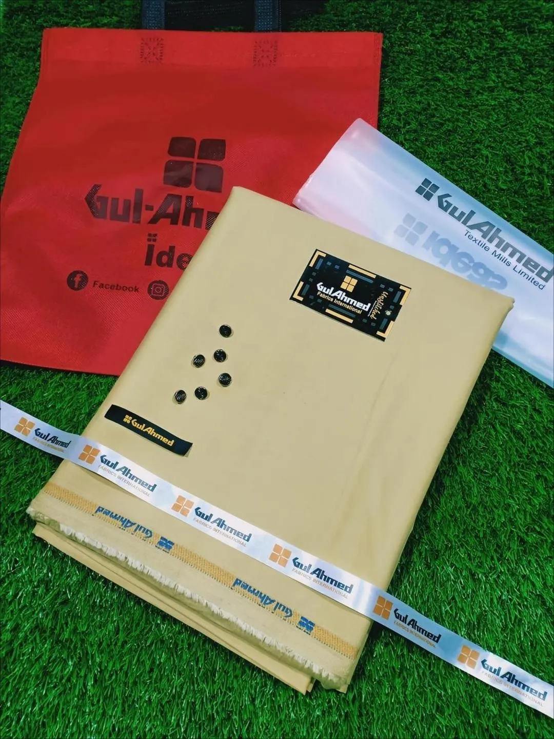 Men’s Unstitched Wash And Wear Plain Suit