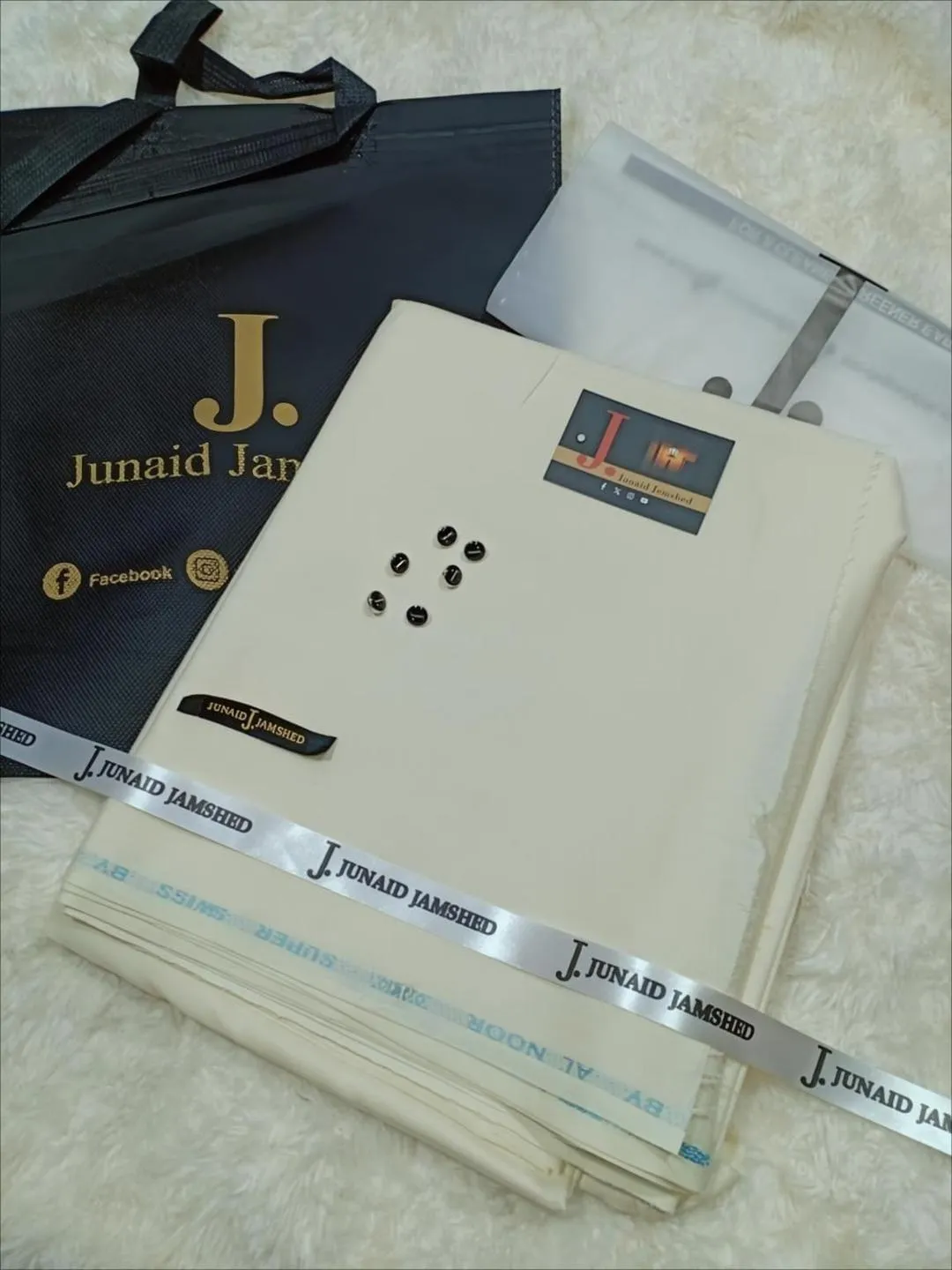 Men’s Unstitched Wash And Wear Plain Suit