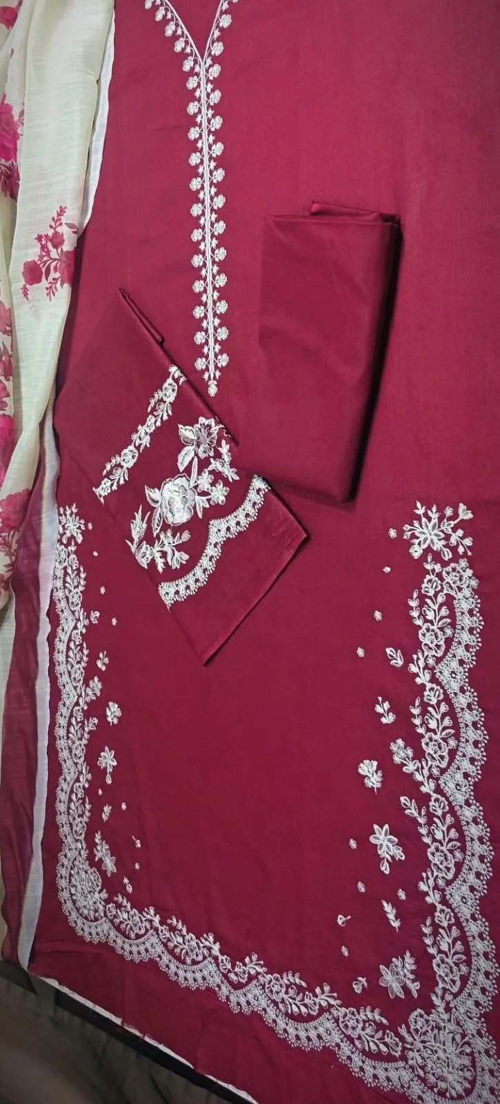 3 Pcs Women's Unstitched Embroidered Suit
