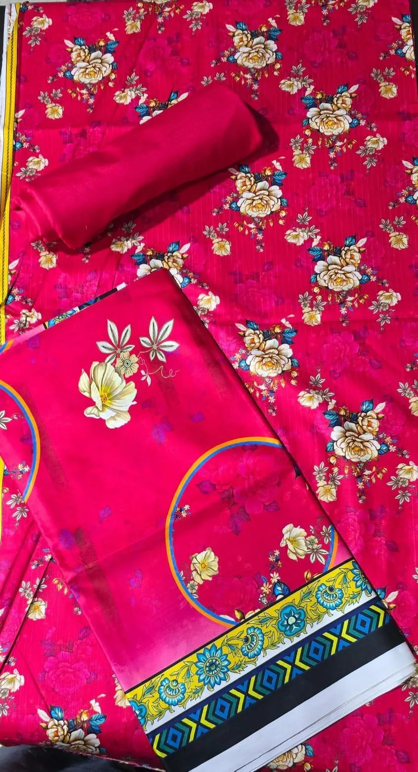 3 Pcs Women's Unstitched Printed Suit