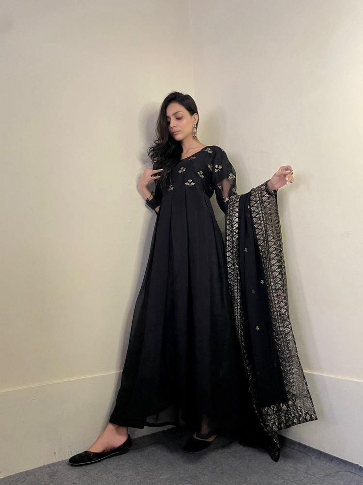 3 Pcs Women's Stitched Chiffon Embroidered Maxi