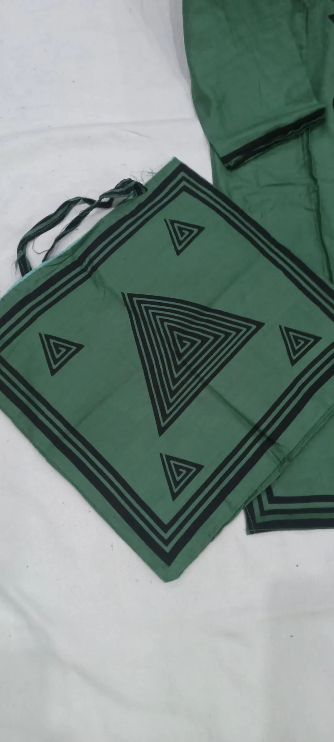 Linen 3-Piece Printed Set Green V-Neck