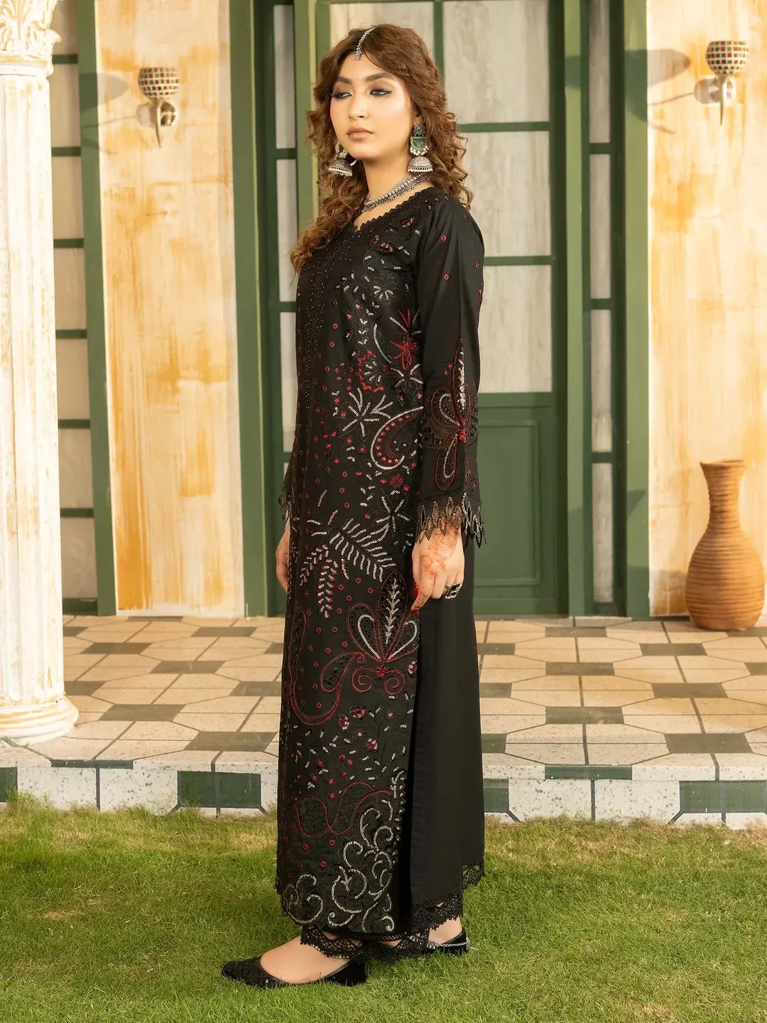 Lehran - U4B Women's Stitched Embroidered Lawn Suit - 3 Pcs In Black