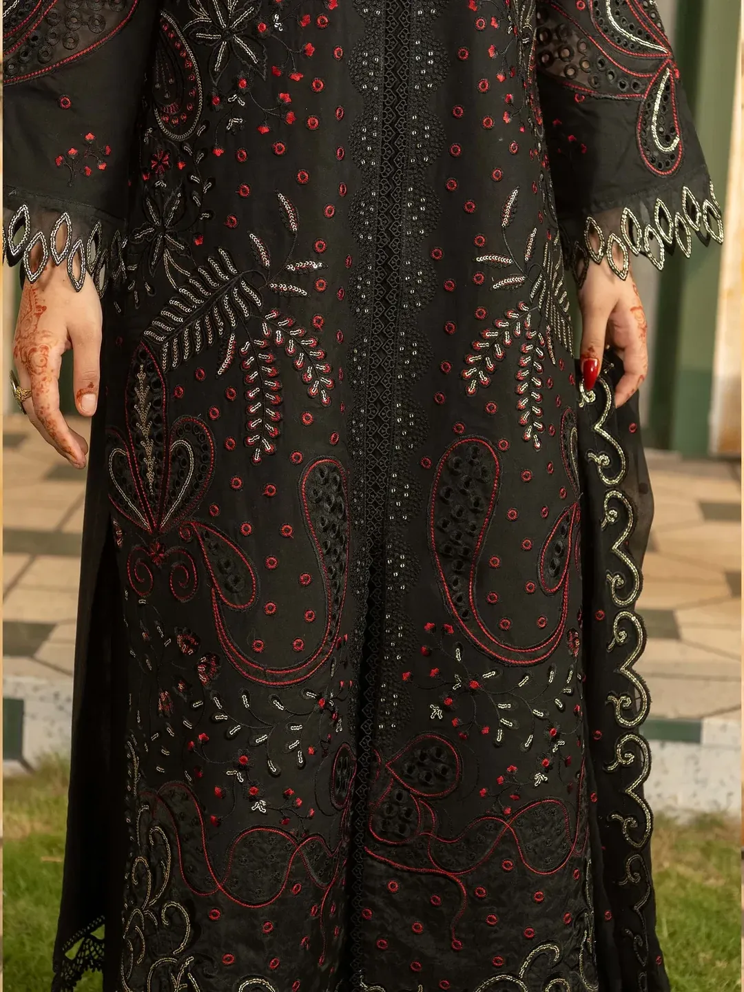 Lehran - U4B Women's Stitched Embroidered Lawn Suit - 3 Pcs In Black