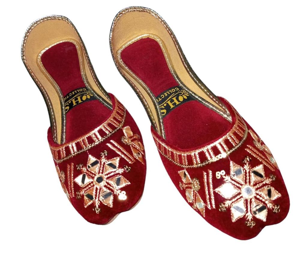 Women's PU Fancy Embroidered Khussa