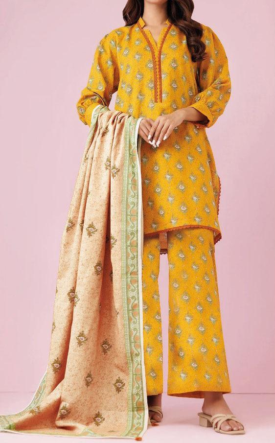 3 Pcs Women's Unstitched Khaddar Printed Suit