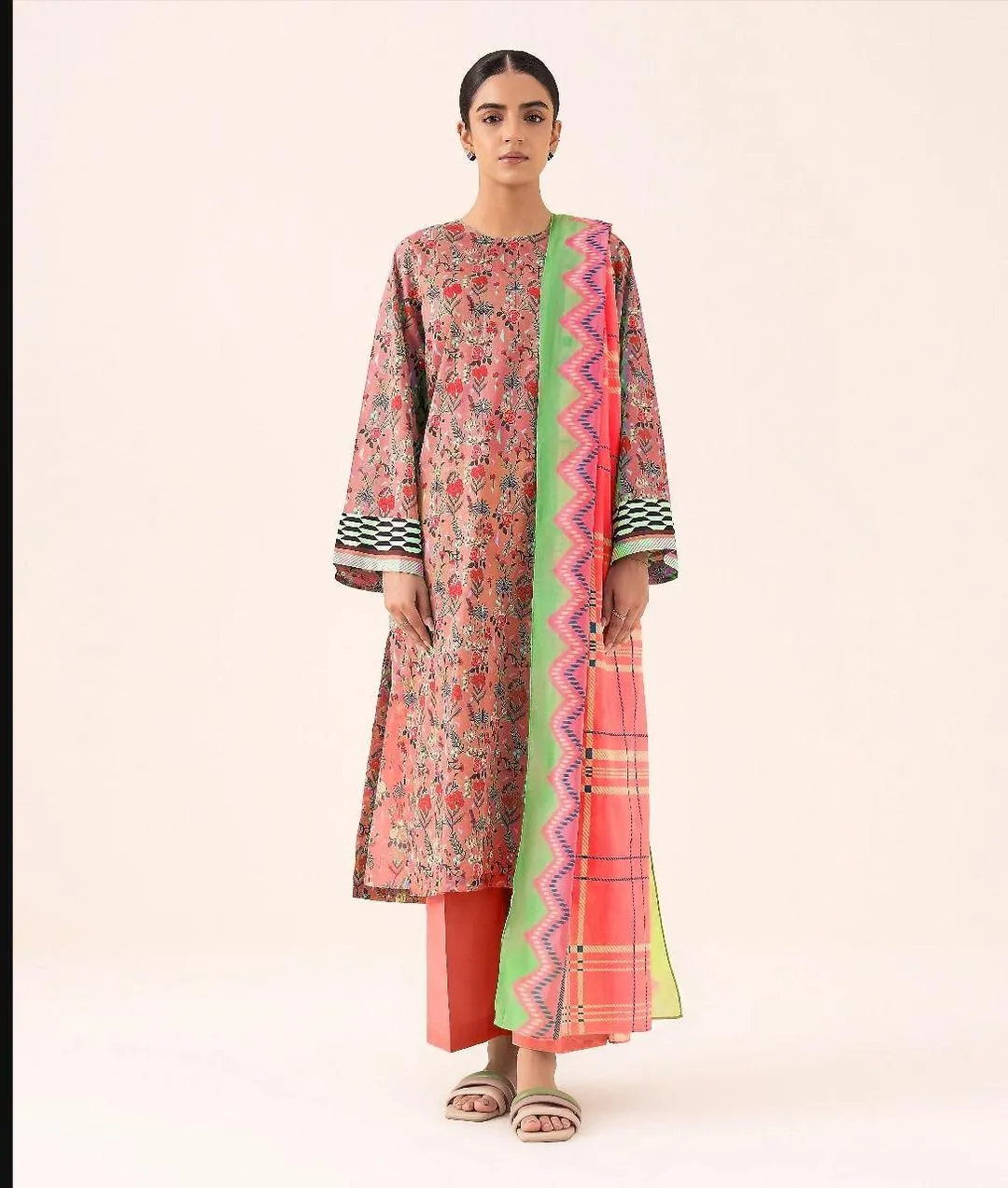 3 Pcs Women's Unstitched Printed Suit