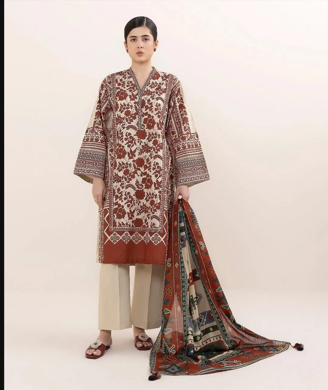 3 Pcs Women's Unstitched Printed Suit