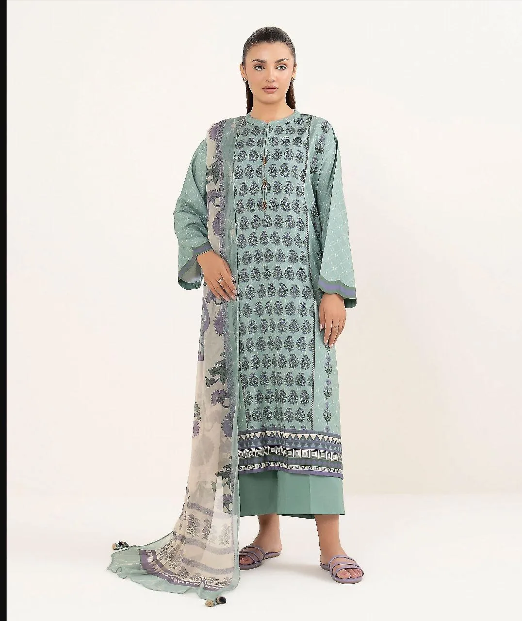 3 Pcs Women's Unstitched Printed Suit