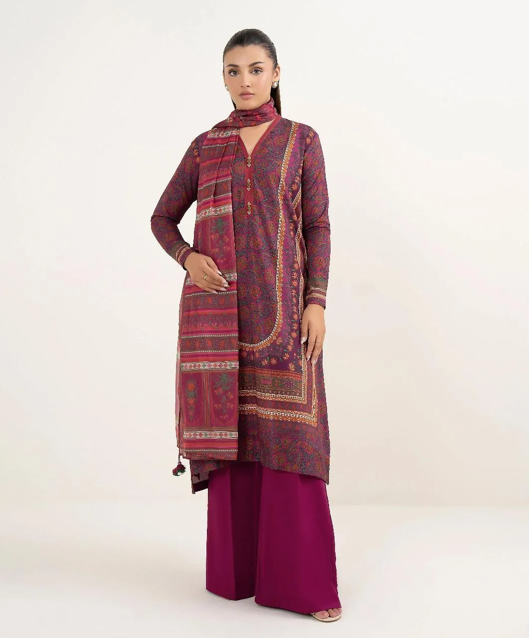 3 Pcs Women's Unstitched Printed Suit